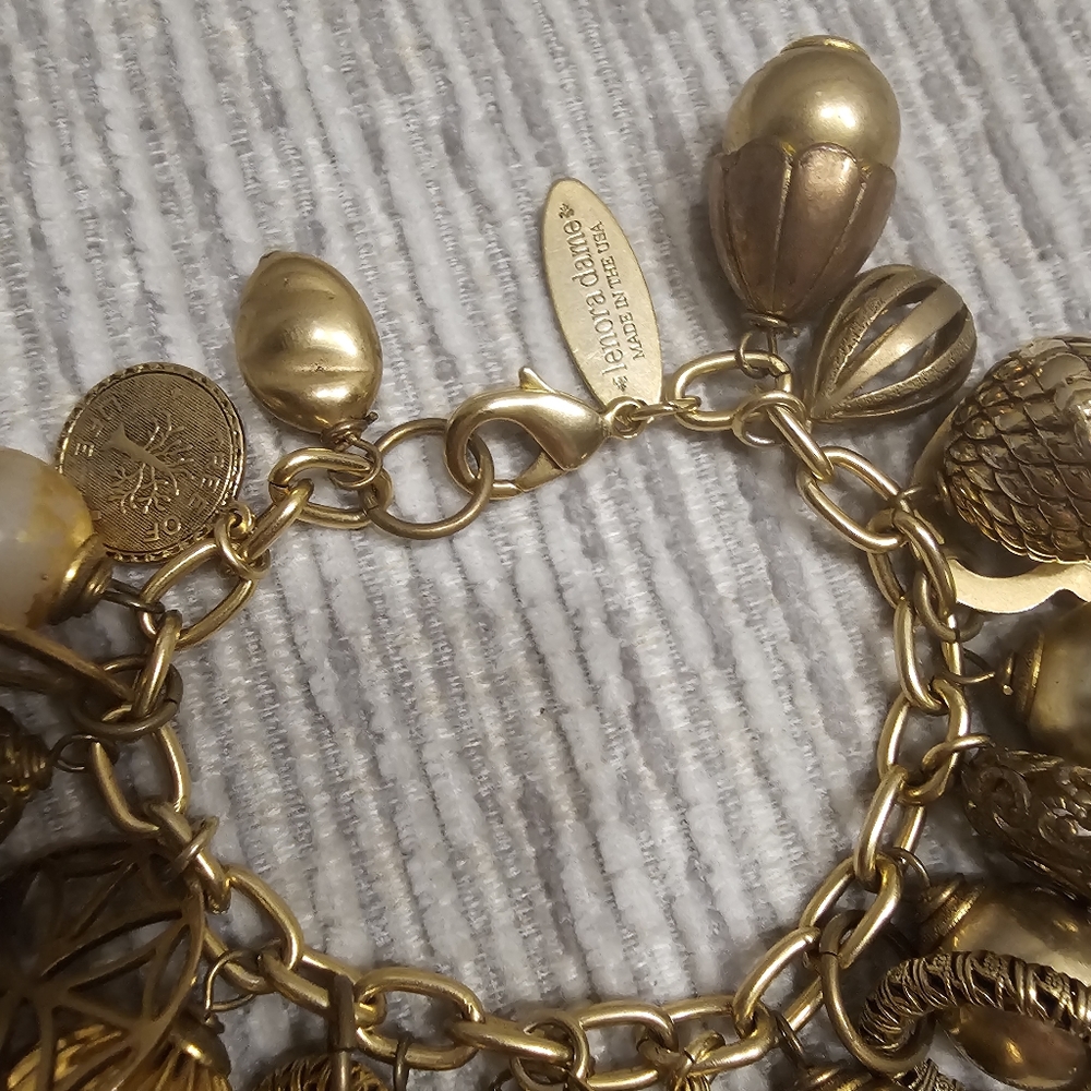 ♡ Lenora Dame Gold-Toned Vintage-Inspired Charm Bracelet ♡ - Picture 6 of 12